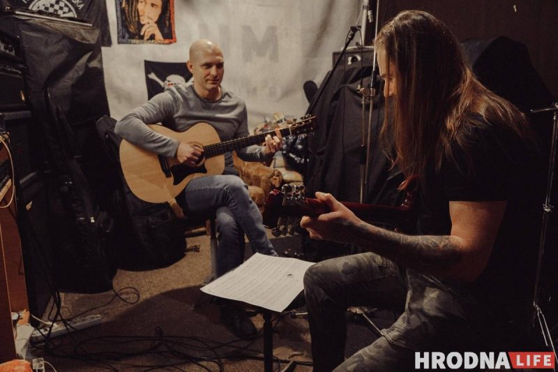 "Былых гітарыстаў не бывае". Арцём "Калян" Пузыня нанова запісаў альбом, над якім працаваў 10 гадоў таму "Былых гітарыстаў не бывае". Арцём "Калян" Пузыня нанова запісаў альбом, над якім працаваў 10 гадоў таму