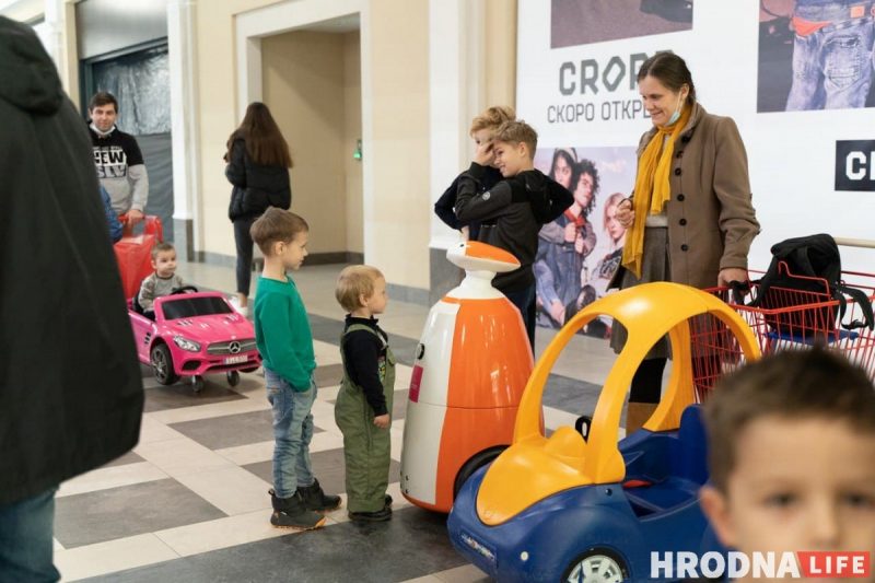 Семь роботов, которые облегчат жизнь. Выставка о том, что могут роботы, открылась в Гродно