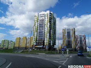 У двары дзіцячага садка ў Гродне спілуюць пяць дрэў У двары дзіцячага садка ў Гродне спілуюць пяць дрэў