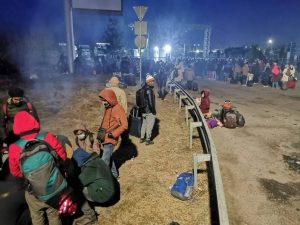 "Нашы мужыкі тут паміраюць, а вы сваіх вывозіце”. Як беларусы ўцякалі ад вайны ва Украіне