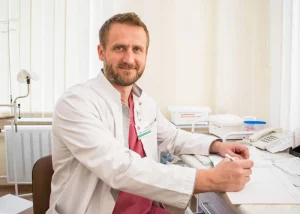 "Вы свядомы - затрымліваць вас не будзем". На хірурга з Гродна паскардзіліся з "хіміі" — ён атрымаў штраф "Вы свядомы - затрымліваць вас не будзем". На хірурга з Гродна паскардзіліся з "хіміі" — ён атрымаў штраф