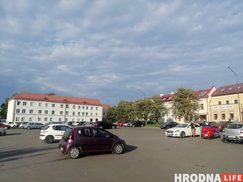 Каля паркоўкі на Траецкай з нуля пабудуюць офісны будынак парковка стоянка