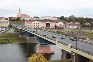 Застанецца толькі два. Стары мост перакрыюць для замены асфальту Застанецца толькі два. Стары мост перакрыюць для замены асфальту