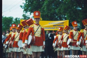 Сцэна Фестывалю нацыянальных культур у 2022 годзе каштуе ў 8 разоў даражэй звычайнага. Ёсць эскізы Фестиваль национальных культур в Гродно. Фото: Hrodna.life