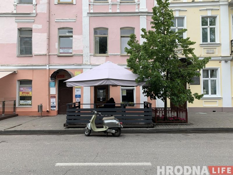 Летние террасы - 2022: какие кафе в центре Гродно выставили уличные площадки