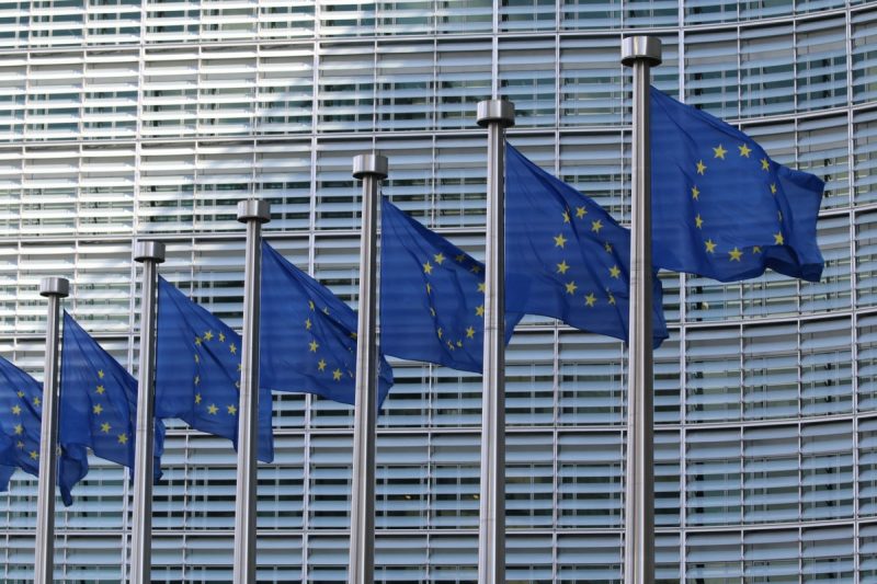 Беларусь не хоча вяртаць ЕС грошы за спыненыя праекты Будынак Еўракамісіі ў Бруселі. Еўрасаюз выдаткоўваў мільёны еўра на праграмы трансгранічнага супрацоўніцтва, у якіх удзельнічала Беларусь