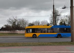Кіроўца трапіў у ДТЗ і заблакаваў рух у цэнтры Гродна. Яго просяць аплаціць 190 рублёў за прастой тралейбусаў Кіроўца трапіў у ДТЗ і заблакаваў рух у цэнтры Гродна. Яго просяць аплаціць 190 рублёў за прастой тралейбусаў