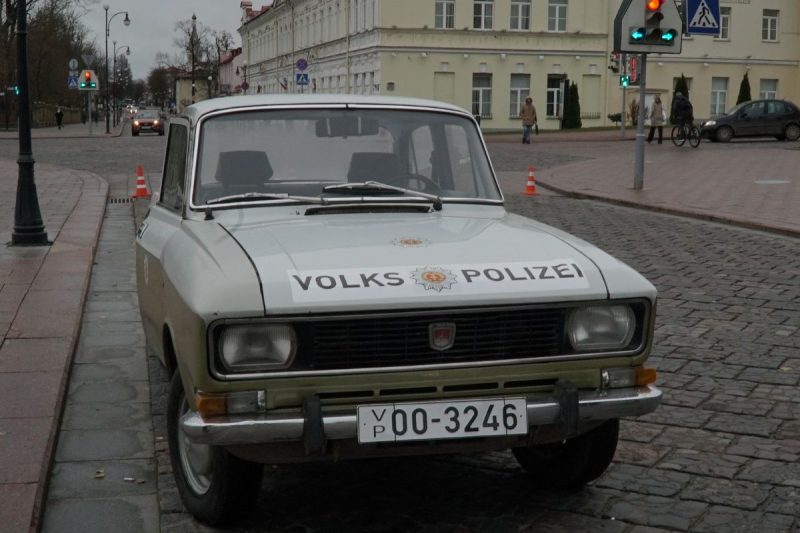 В центре Гродно развесили немецкие флаги: снимают фильм про шпионов и архивы Штази