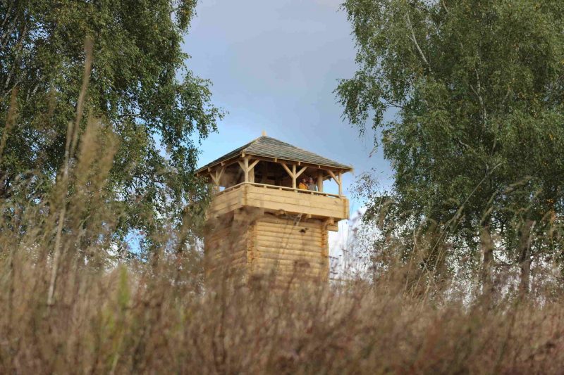В Крево достроили и торжественно откроют башню-дозорную. Ее возводили по древним технологиям за средства частной фирмы