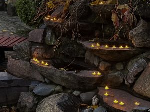 Хто такі Чур і чаму жаніх пераносіць нявесту праз парог? Пра традыцыі восеньскага памінання памерлых расказалі ў Гродне свечи