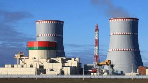 У Беларусі хочуць пабудаваць яшчэ адну АЭС ці трэці энергаблок для Астравецкай. Першы прастойваў палову часу БелАЭС островец