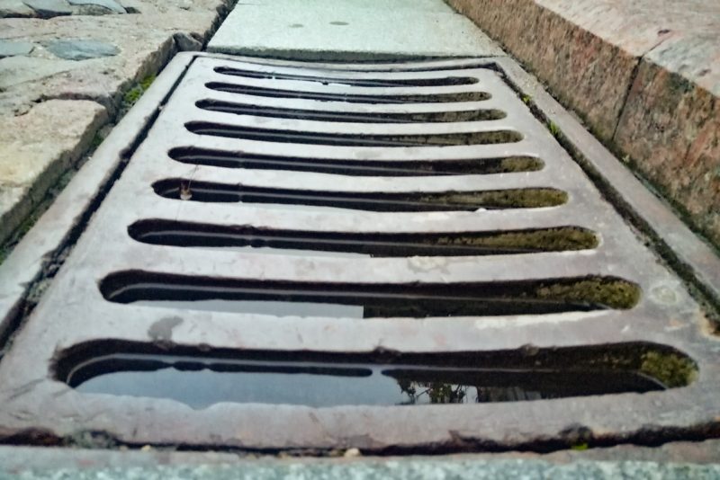 У Гродне - амаль 500 км ліўнёўкі і 18 тыс. калодзежаў. Як за імі сочаць? советская ливневка гродно