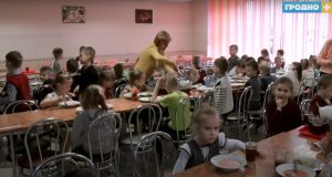 Дэмакратыя ў школьнай сталовай: як праходзіць эксперымент з харчаваннем дзяцей у Гродне школа столовая школьники
