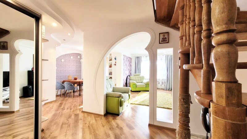 Нерухомасць тыдня: двухузроўневую кватэру на 100 квадратаў можна купіць у Гродне Кватэра на Соламавай.