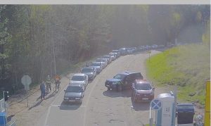 Са жніўня па гуманітарных прычынах у Літву і Польшчу з'ехалі амаль тысяча беларусаў Чарга на мяжы ў пункце пропуска "Лоша"
