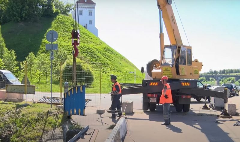 Мост на Рыбацкай пачалі рамантаваць. Што зробяць і колькі каштуюць працы мост на Рыбацкай рамантуюць