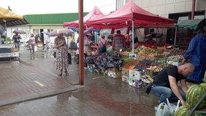 У Беларусі скасавалі абмежаванне на рост цэнаў - акрамя спісу сацыяльна значных тавараў Скідзельскі рынак