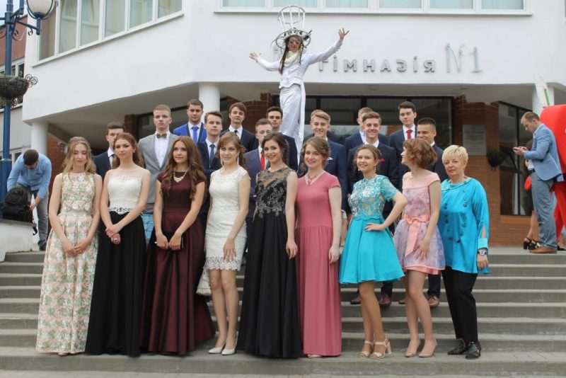 У Гродне караюць кіраўніцтва школ, дзе шмат дзяцей паступае за мяжу выпускнікі гімназіі №1