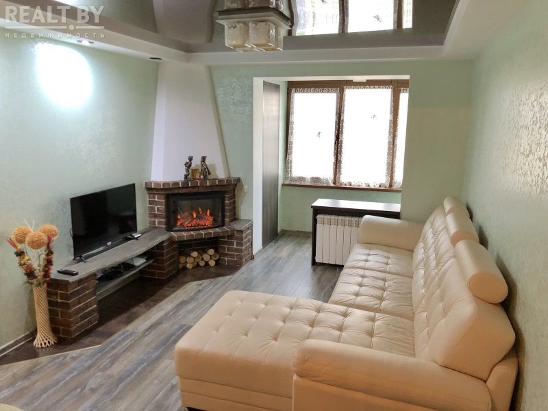 Нерухомасць тыдня: купіць аднапакаёўку з нішай для ложка і камінам Кватэра на Томіна. Фота: realt.by