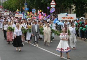 "Сёлета ініцыюем дакумент". Беларусам, якія не раскажуць пра свае замежныя ВНЖ і пашпарты, абяцаюць "адміністратыўку" Літоўцы на Фестываль нацыянальных культур у Гродне.