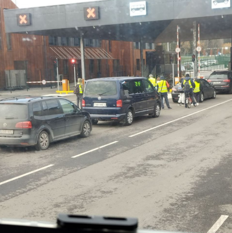 На мяжы з Літвой раварыстаў перасталі пускаць без чаргі. Аднойчы так ужо было Перасячэнне мяжы з Літвой на веласіпедзе