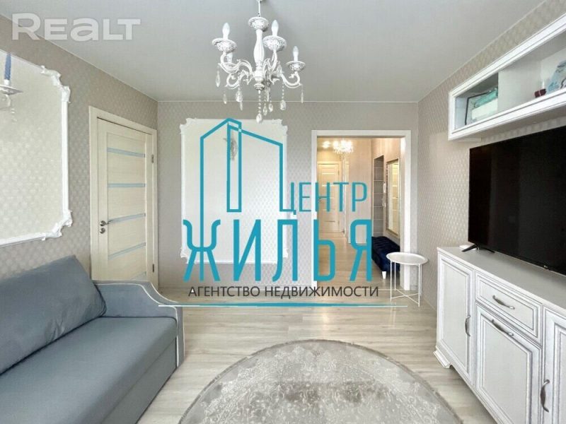 Нерухомасць тыдня: трошка з двухпакаёўкі з класічным рамонтам і анёлачкамі Кватэра на Паповіча.