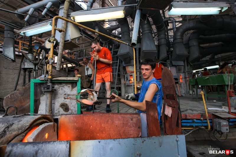 Сілавікі прыйшлі на шклозавод "Нёман" у Бярозаўцы Шклозавод "Нёман".