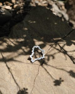 "Вечнасць у штодзённасці". Belaruskicry зрабілі ўпрыгажэнні, натхніўшыся беларускай вышыўкай - вось як гэта выглядае Упрыгожванні Belaruskicry.