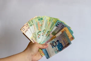 У Беларусі пацверджаныя 1486 выпадкаў каранавіруса. Рост за суткі - на 40%, новыя смерці заробкі ў Гродне і Беларусі ў 2024 беларускія рублі