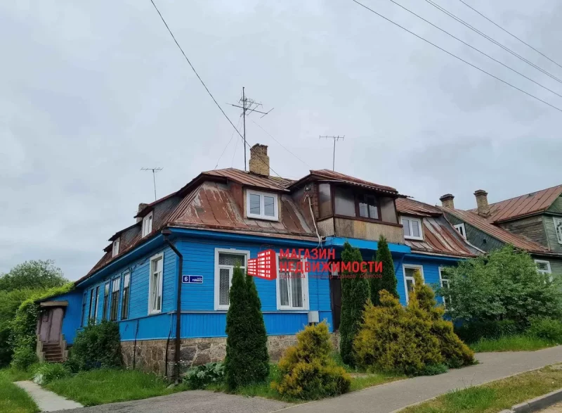 Нерухомасць тыдня: купіць кватэру з печчу ў стогадовым драўляным доме ў Новым свеце Кватэра ў Новым свеце.