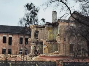 На Шчорса зносяць аўтэнтычную казарму XIX ст. - а абяцалі рэканструяваць казармы на Шчорса ў Гродна зносяць