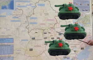 Ваенкамат Гродна праводзіў закупкі з парушэннямі: набываў канцылярыю ў некалькі разоў даражэй танкі з пластыліна