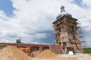 У планах - усходняя вежа. Як зараз выглядае Любчанскі замак, які аднаўляюць ужо 21 год? Замак у Любчы. Рэканстркцыя