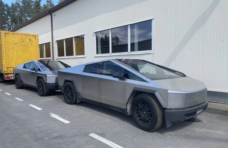На літоўска-беларускай мяжы затрымалі два Tesla Cybertruck: падазраюць, што іх везлі ў Расію Канфіскаваныя на літоўска-беларускай мяжы Tesla Cybertruck. Фота: Крымінальная служба Літоўскай мытні