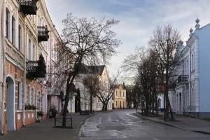 Памёр архітэктар Уладзімір Бачкоў. Ён распрацоўваў праект рэканструкцыі Старога замка ў Гродне Вуліца Замкавая ў Гродне - гістарычны цэнтр. Фота: iStock