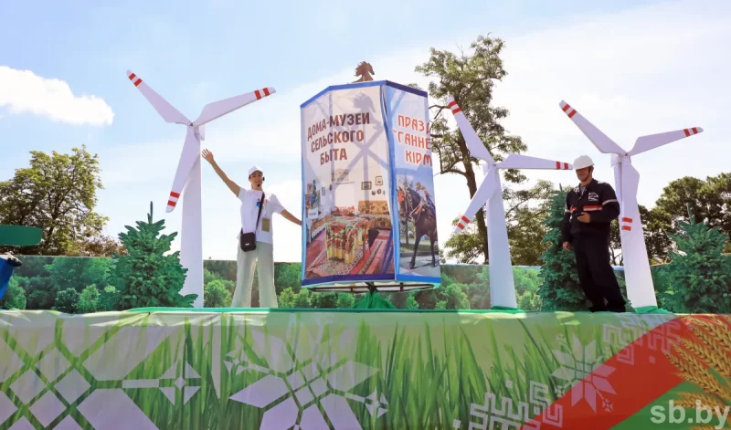 Святкаванне Дня незалежнасці ў Гродне ў 2024 годзе - парад аўтакалона