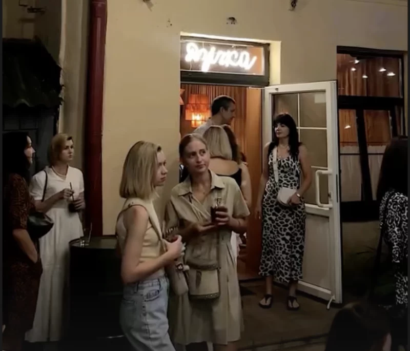 У цэнтры Гродна адкрыўся новы бар з аўтарскімі кактэйлямі і меню на беларускай мове бар Дзічка ў Гродна Dzichka Bar бар Дичка