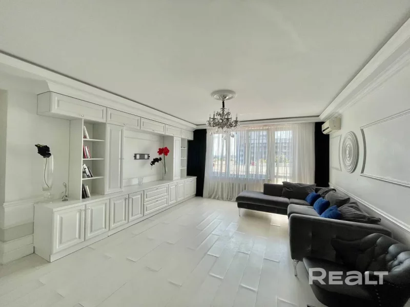 Купіць светлую сучасную кватэру побач з цэнтрам Гродна на вуліцы Горкага