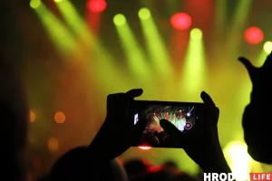 Са спевамі ад аховы і выставай сельгастэхнікі: Гродна адсвяткавала Дзень незалежнасці Канцэрт на фестывалі Lidbeer у 2019 годзе. У 2024 годзе замест яго будзе ХарчФэст з Вольгай Бузавай