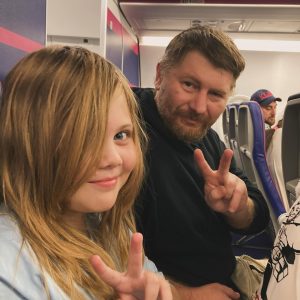 Андрэй Мялешка з дачкой. Фота: Instagram героя