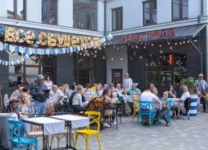 «Воку няма за што зачапіцца». Спыталіся ў дызайнера, што не так з інтэр'ерамі гродзенскіх устаноў Ілюстратыўнае фота ўстановы "Адэса-мама" ў Гродне. Фота: odessamama.by