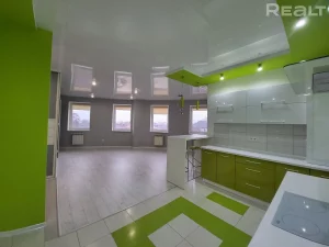 Нерухомасць тыдня: прадаюць салатавую кватэру каля Каложскага парка Інтэр'ер кватэры на Міланега