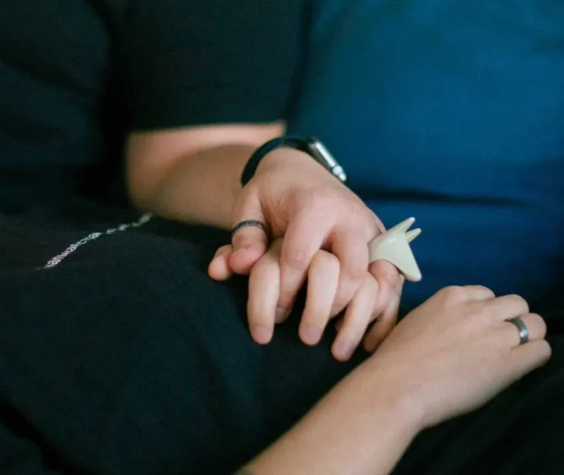 Nasta Bazar with her wife. Photo by Alina Mazavets