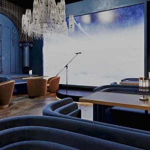 Ар-дэко і крыштальная люстра. У падвале на Замкавай у Гродне адкрываюць караоке Интерьер караоке-клуба "Ворона". Источник: Instagram vorona.karaokeclub