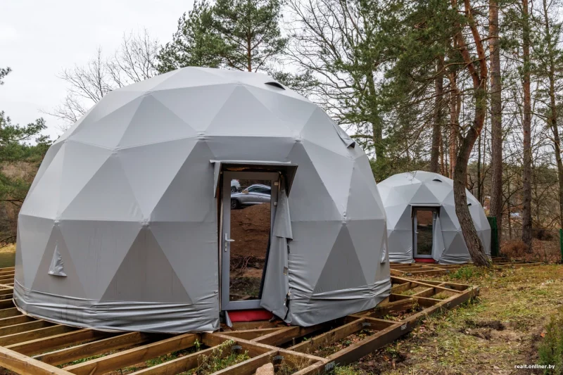 "Можна бункер на выпадак апакаліпсісу ўладкаваць". Якім будзе новы "касмічны" гатэль у Пышках новы гатэль глэмпінг у Гродна ў Пышках