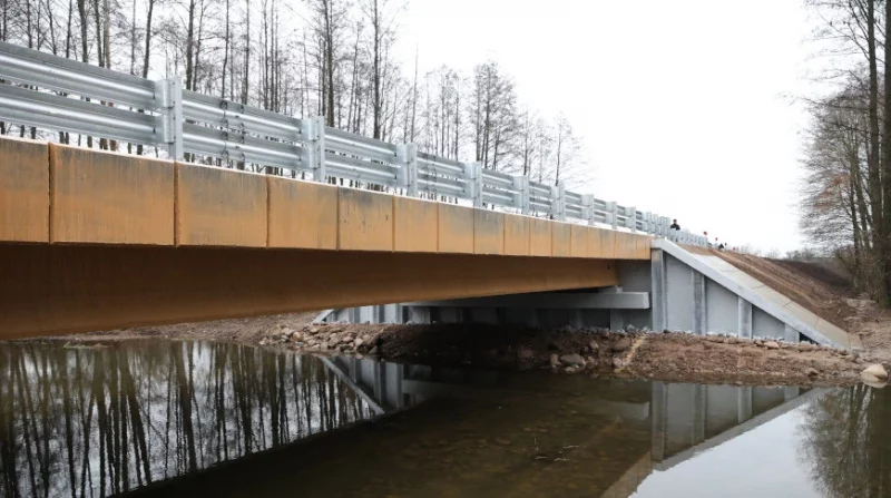 Пад Гроднам аднавілі мост, які рухнуў з-за ліўняў Адноўлены мост цераз Лашанку. Фота: Гродзенскі аблвыканкам