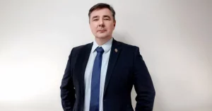 Жыхару Мастоў пагражае пяць гадоў зняволення: нібыта хацеў ваяваць ва Украіне Ужо былы адвакат Аляксандр Басалай. Фота: brka.by
