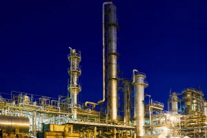 Азотаўцам пагражаюць звальненнем за пранесеныя на завод тэлефоны "Гродна Азот". Фото: iStock