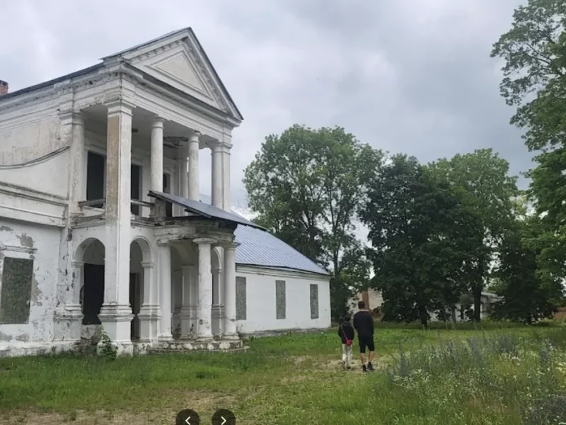 На аўкцыён выставілі сядзібу Чачотаў-Бохвіцаў у Падароску. Яе забралі ў мецэната Тэрыторыя Маёнтка Падароск да таго, як яго забралі ва ўласніка.