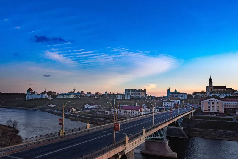 Няма сучаснай бібліятэкі, праблемныя дарогі, а на галоўнай плошчы — шашлык. Айцішніца расказала, чаго не хапае Гродна Гродна панарама